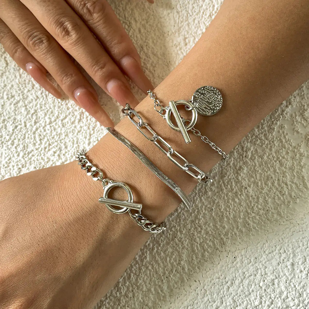 Metal Wind Hollow Chain Bracelet