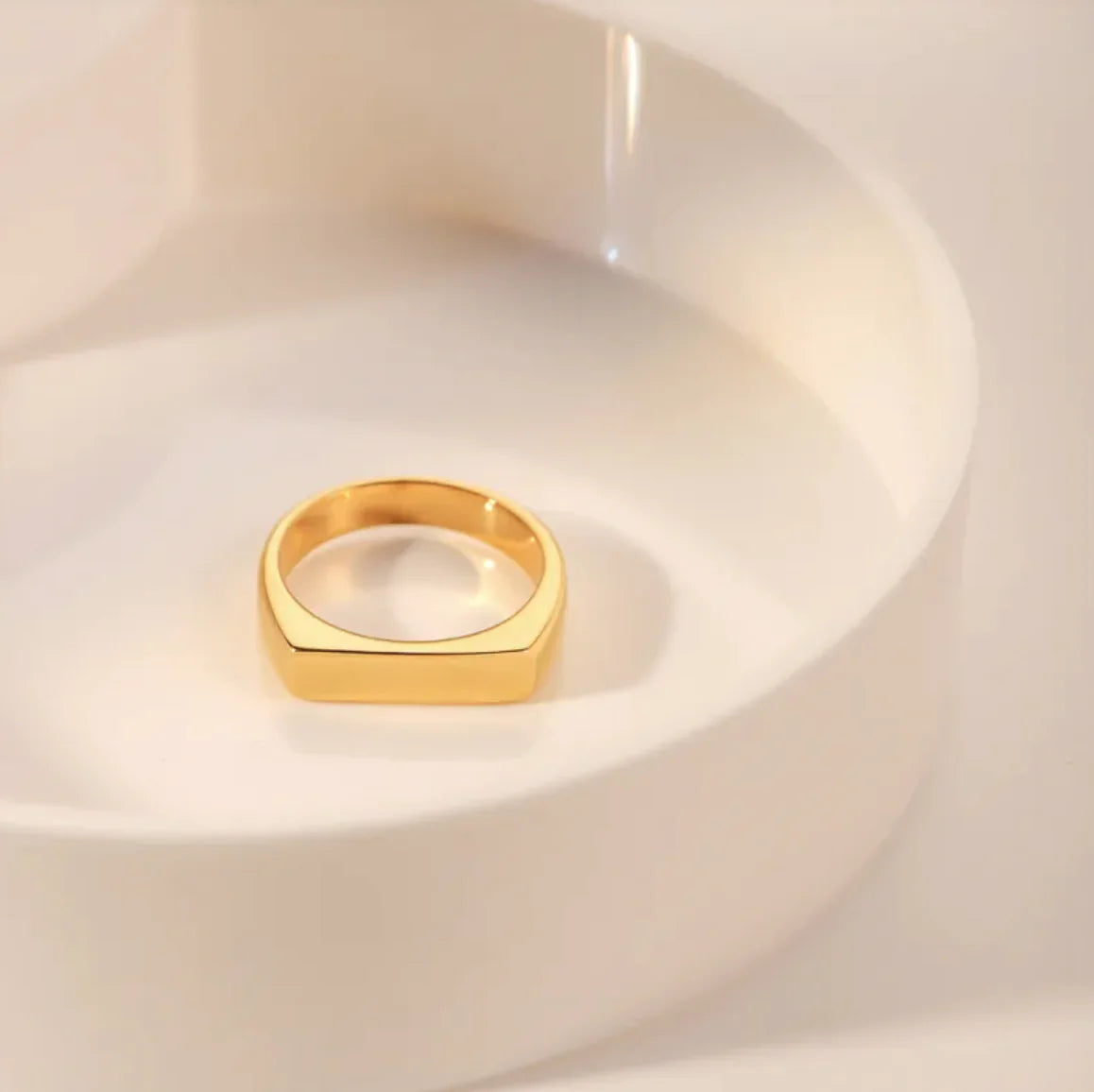 Lana Bar Ring