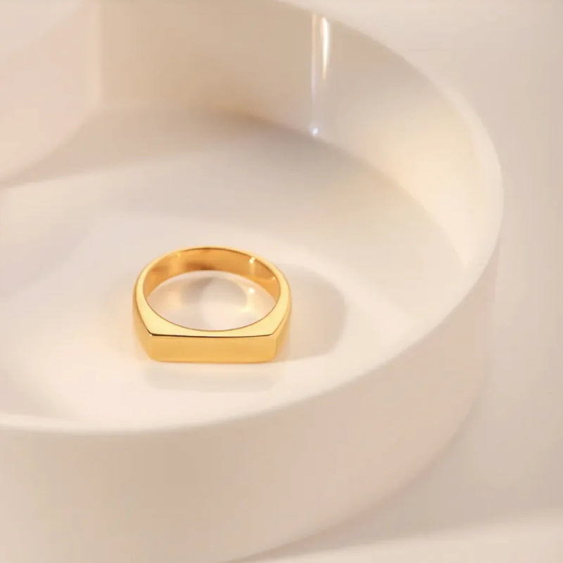 Lana Bar Ring